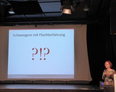 Marina Weckend Leiterin der Hebammenschule in Celle berichtet über ihre umfangreiche Erfahrung mit geflüchteten Schwangeren in den vergangenen Jahren