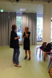 Imke Schmieta (Geschäftsführerin der Aidshilfe Niedersachsen Landesverband) und Dr. Annette Haberl