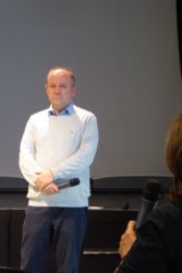 Als Pädiater ist Prof. Dr. Baumann unter anderem für die Behandlung von HIV-exponierten Neugeborenen und Kinder mit HIV zuständig