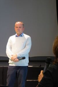 Als Pädiater ist Prof. Dr. Baumann unter anderem für die Behandlung von HIV-exponierten Neugeborenen und Kinder mit HIV zuständig