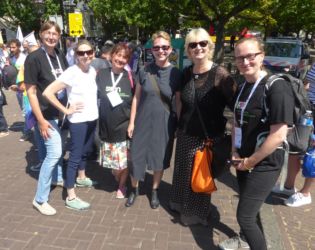 Am Start trafen sich verschiedene Teilnehmer aus unterschiedlichen Organisation - v.l.n.r.: Imke Schmieta (AHN), Petra Hielscher (AH NRW), Ingrid Mumm (AHN), Silke Klumb (DAH), Sylvia Urban (DAH) und Christin Engelbrecht (AHN)