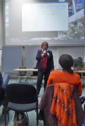 Frau Ebeling, die sich unter anderem für die körperliche und seelische Gesundheit von Frauen stark macht, wies darauf hin, dass die Beschneidung von Kindern/Jugendlichen/Frauen in aller Deutlichkeit als Gewaltakt definiert werden muss.