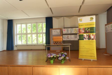 Der Interkulturelle Familiengesundheitstag fand in der Grundschule in Burgdorf statt und bot den über 200 Personen - darunter ca. 60 Kinder und 30 Unterstützer*innen.