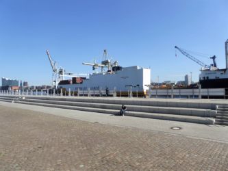 Der diesjährige Deutsch-Österreichische-Aidskongress fand in Hamburg im Schuppen 52 in der HafenCity statt. Der Blick auf "die Elphi" begeisterte die Teilnehmenden.