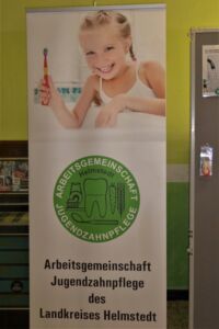 Mit Aktionen zur Zahnpflege begeisterten die Zahnfeen die kleinen Gäste