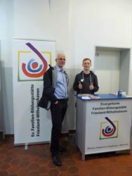 Für das Nachmittagsprogramm ist inzwischen Jens Brodauf von der Profamilia Oldenburg eingetroffen, der das Männerprogramm zur sexuellen Gesundheit übernimmt