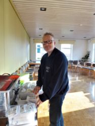 Stefan Asendorf vom DRK bereitete sich auf seinen Einführungskurs in die Erste Hilfe vor. Ein Referent, der sich mit großer Leidenschaft für seine Arbeit auf diesen Tag freute