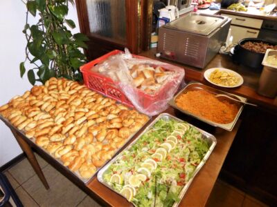 In der Mittagspause freuten sich die Teilnehmenden auf ein abwechslungsreiches und gesundes Mittagessen (halal)
