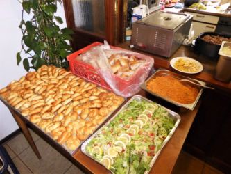 In der Mittagspause freuten sich die Teilnehmenden auf ein abwechslungsreiches und gesundes Mittagessen (halal)