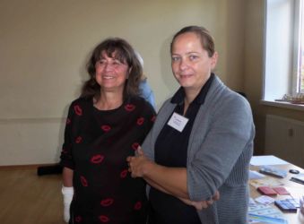 Die Hebamme Ulla Mehrtens leitet das Frauenprogramm zum Thema "Schwangerschaft/Geburt/Nachsorge